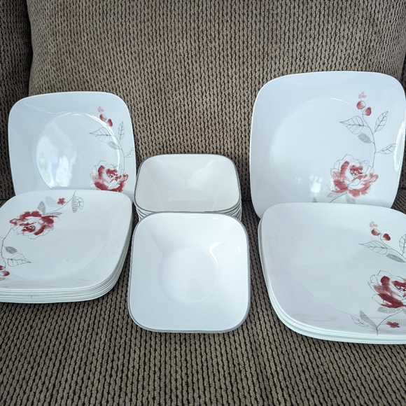 Corelle - Picture 1 of 2